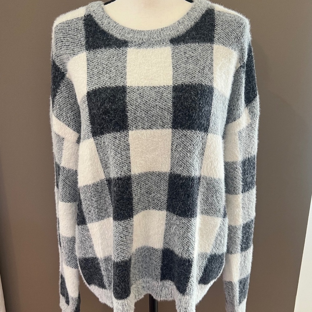 Women's Cyprus Cozy Black & White Plaid Sweater, Size Large